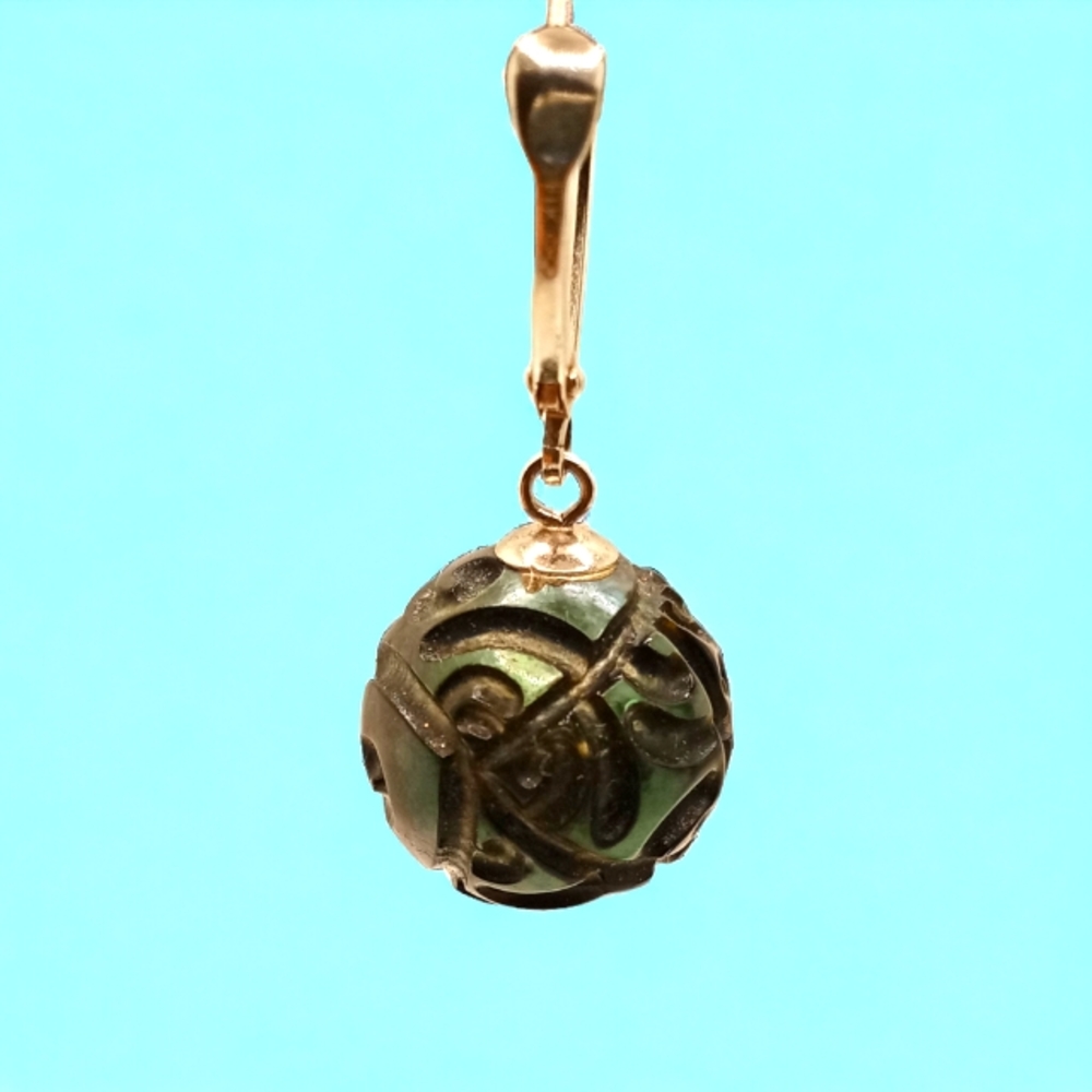 14 Kt White Gold 12.5-13MM Hand Carved Tahitian Pearl Leverback Earrings - Picture 2 of 3